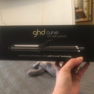 GHD Curve 1 1/4 soft curl iron